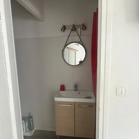 Climatise Au 1er Etage En Centre Апартаменты