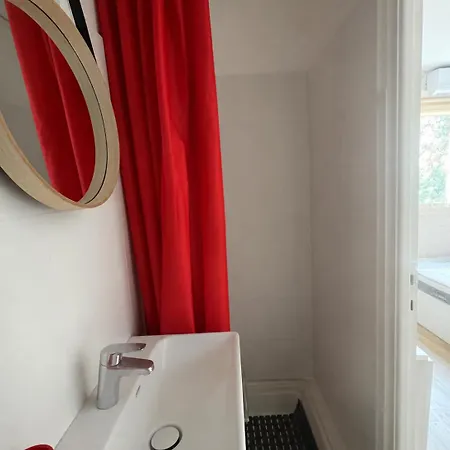 Апартаменты Climatise Au 1er Etage En Centre